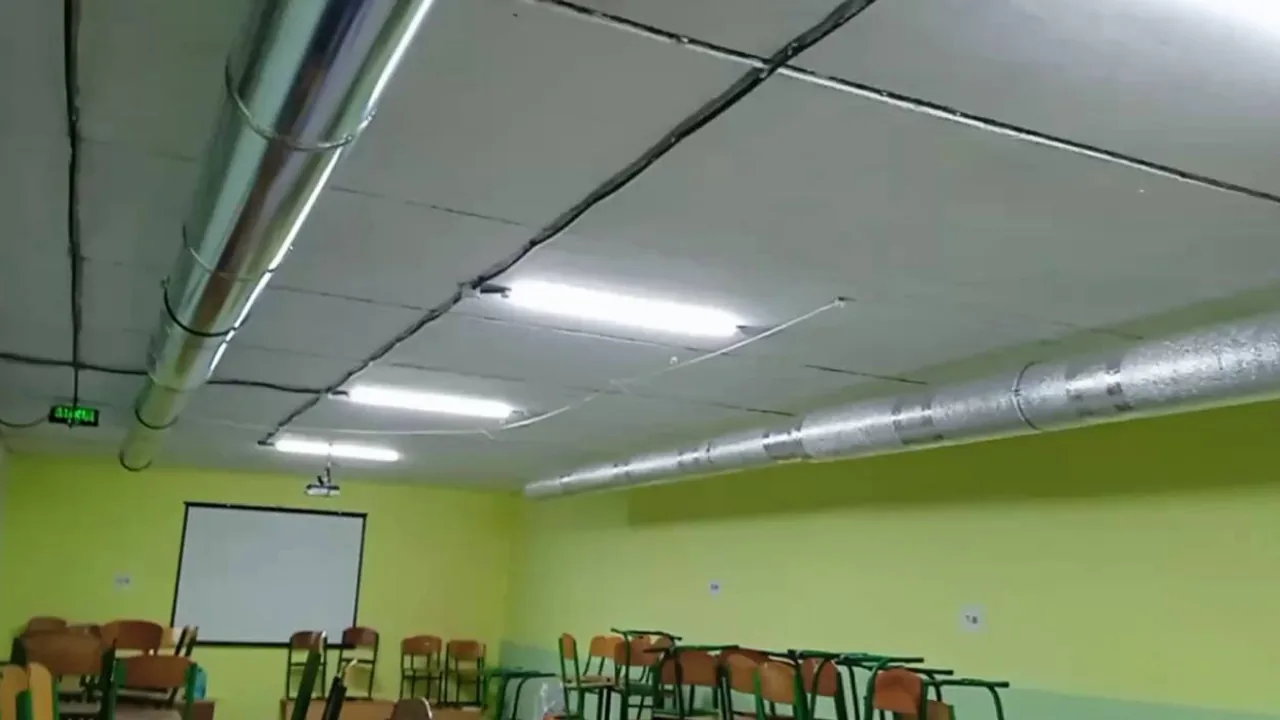 Classroom in the shelter of the school in Kniazhychi with an exposed ventilation duct system installed by Ventall.