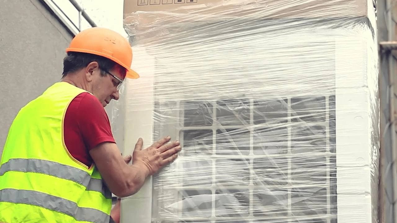 Монтаж вентиляційного обладнання на об’єкті з доступом до сервісних зон.